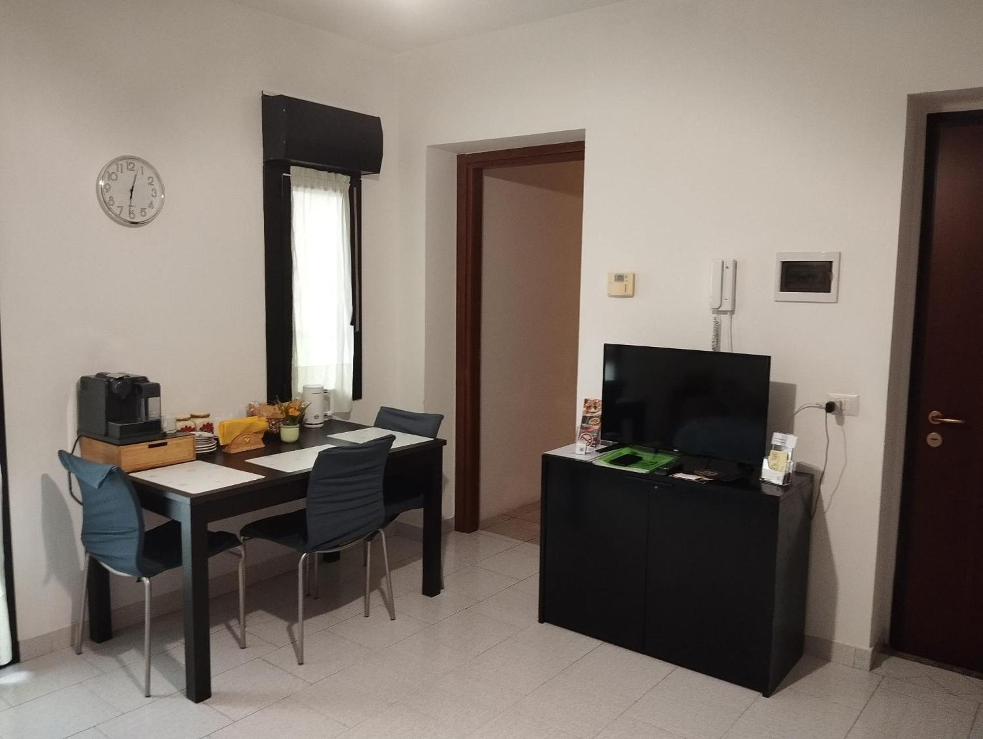 شقة Mati Malpensa Con Navetta 20Eur لوناتي بوتْزولو المظهر الخارجي الصورة